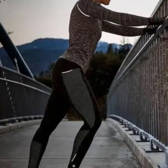 Athleta Dot Be Free Black 7/8 Polka Dot Tights Leggings Women’s Medium - Picture 15 of 15